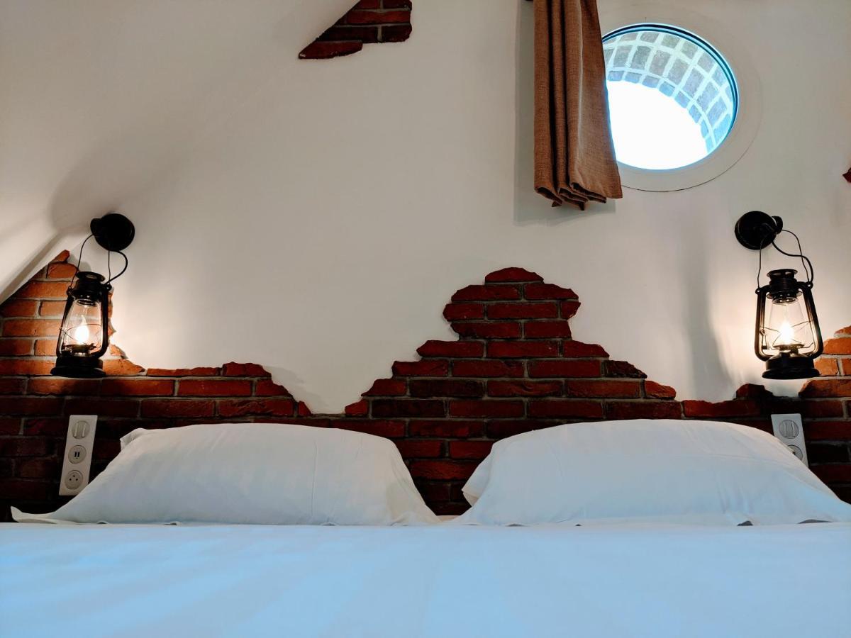 Le Saltimbanque - Auberge Du Moulin Bed & Breakfast Eaucourt-sur-Somme Bagian luar foto